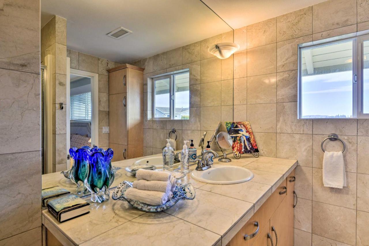 Anacortes Paradise Vacation Rental With Water Views! Exterior photo